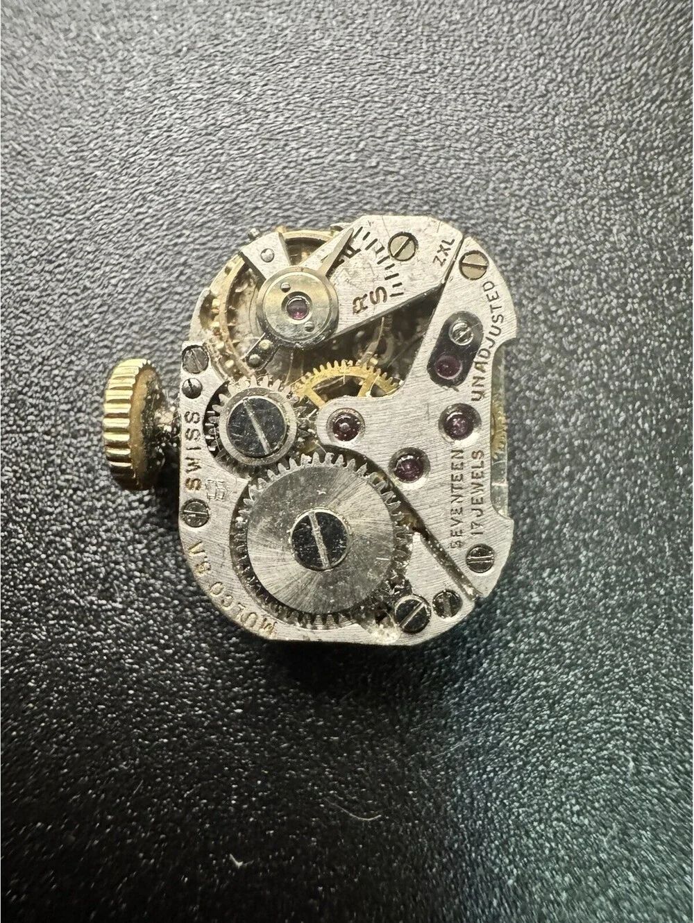 Vintage Luzerne Swiss 17 Jewel Watch Movement Mulco SA ZXL for Parts Repair
